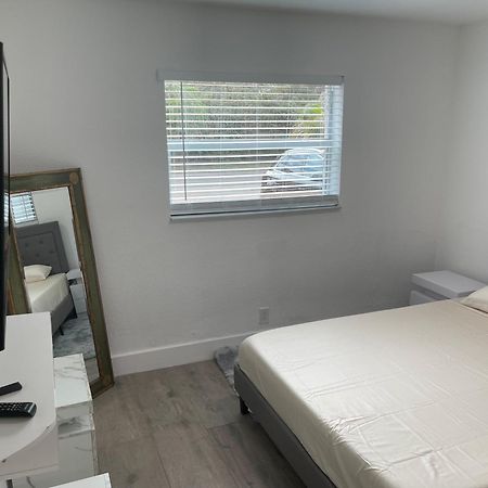 Cozy New Renovated Apartment 포트 로더데일 외부 사진